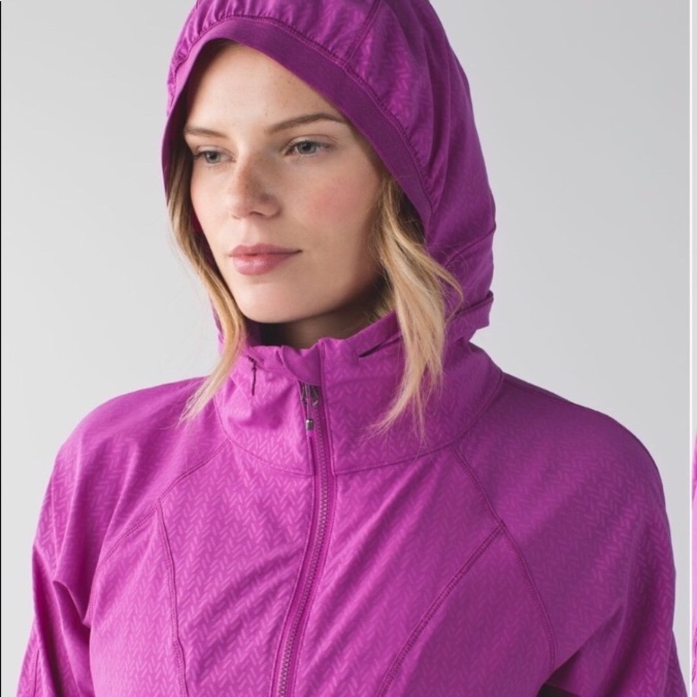 SOLD Lululemon Athletica Go The Distance